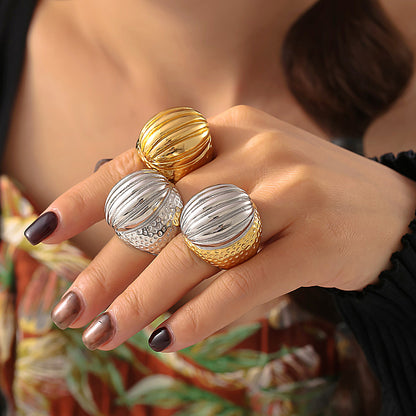 316L Stainless Steel 18K Gold PVD Vintage Oval Textured Ring - Vintage Oval Textured Ring Wholesale Stainless Steel Jewelry - Sensitive Skin Friendly - Detail 2