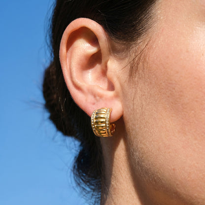 316L Stainless Steel 18K Gold PVD Vintage Roman-Style Paved Zircon Wide C-Shaped Earrings - Vintage Gold C-Shaped Earrings Paved Zircon Roman Style Wholesale Stainless Steel Jewelry - Sensitive Skin Friendly - Detail 3