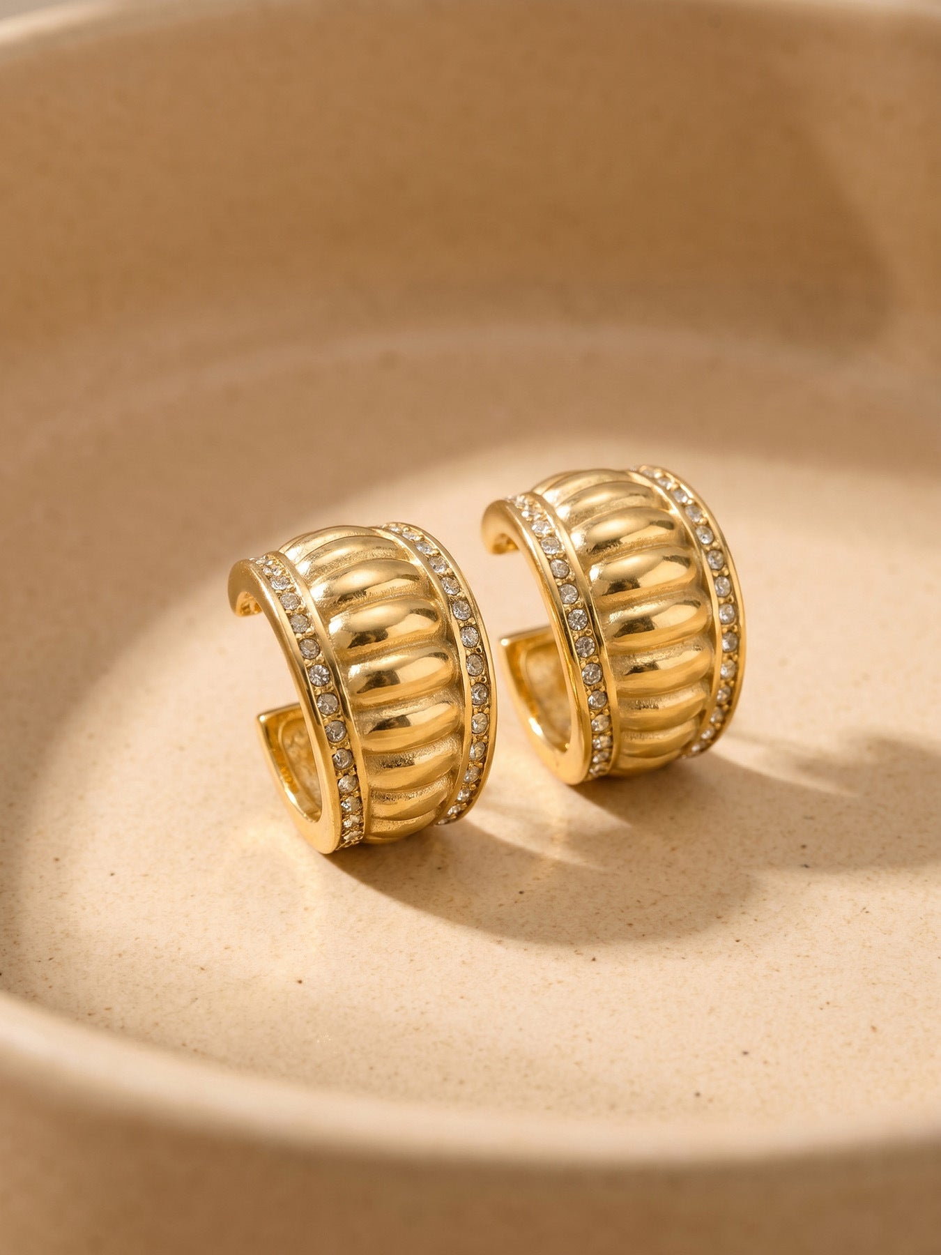 316L Stainless Steel 18K Gold PVD Vintage Roman-Style Paved Zircon Wide C-Shaped Earrings - Vintage Gold C-Shaped Earrings Paved Zircon Roman Style Wholesale Stainless Steel Jewelry - Sensitive Skin Friendly - Detail 7