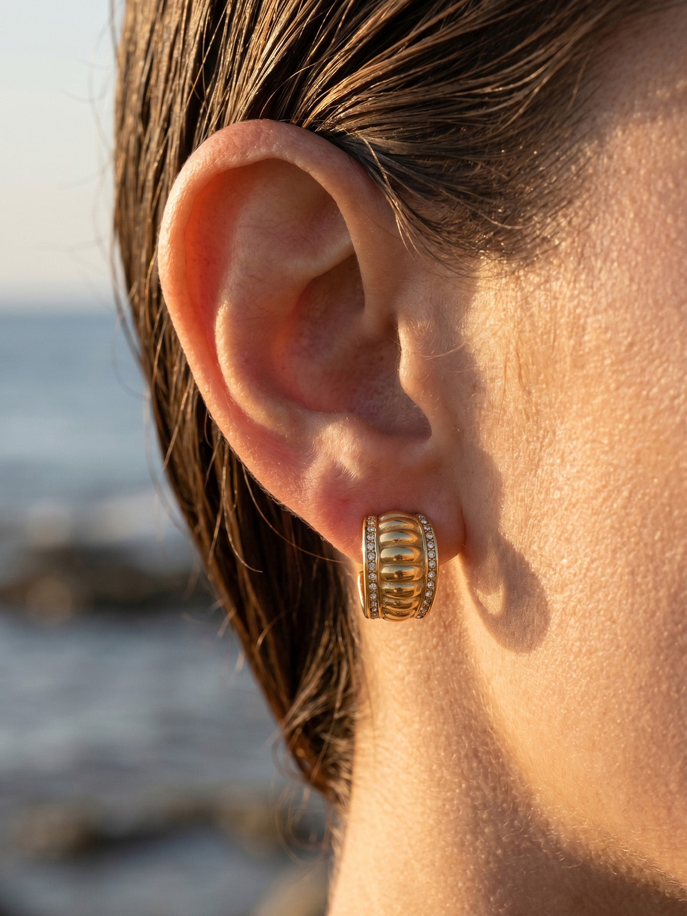 316L Stainless Steel 18K Gold PVD Vintage Roman-Style Paved Zircon Wide C-Shaped Earrings - Vintage Gold C-Shaped Earrings Paved Zircon Roman Style Wholesale Stainless Steel Jewelry - Sensitive Skin Friendly - Detail 9