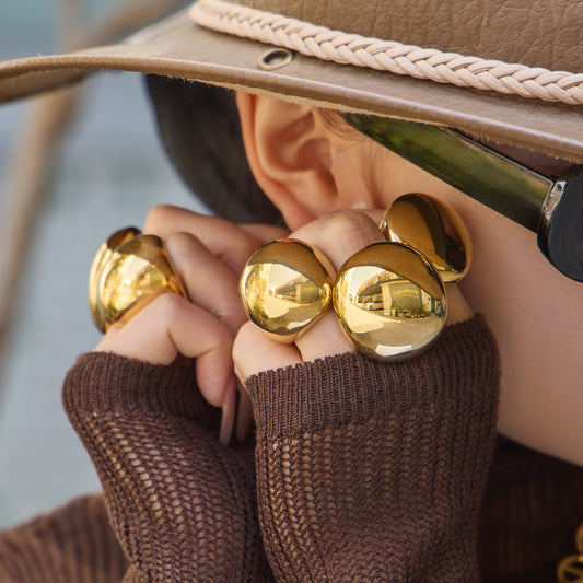 316L Stainless Steel 18K Gold PVD Vintage Smooth Carved Oval Ring - Vintage Gold Band Oval Carved Wholesale Stainless Steel Jewelry - Sensitive Skin Friendly - Detail 18