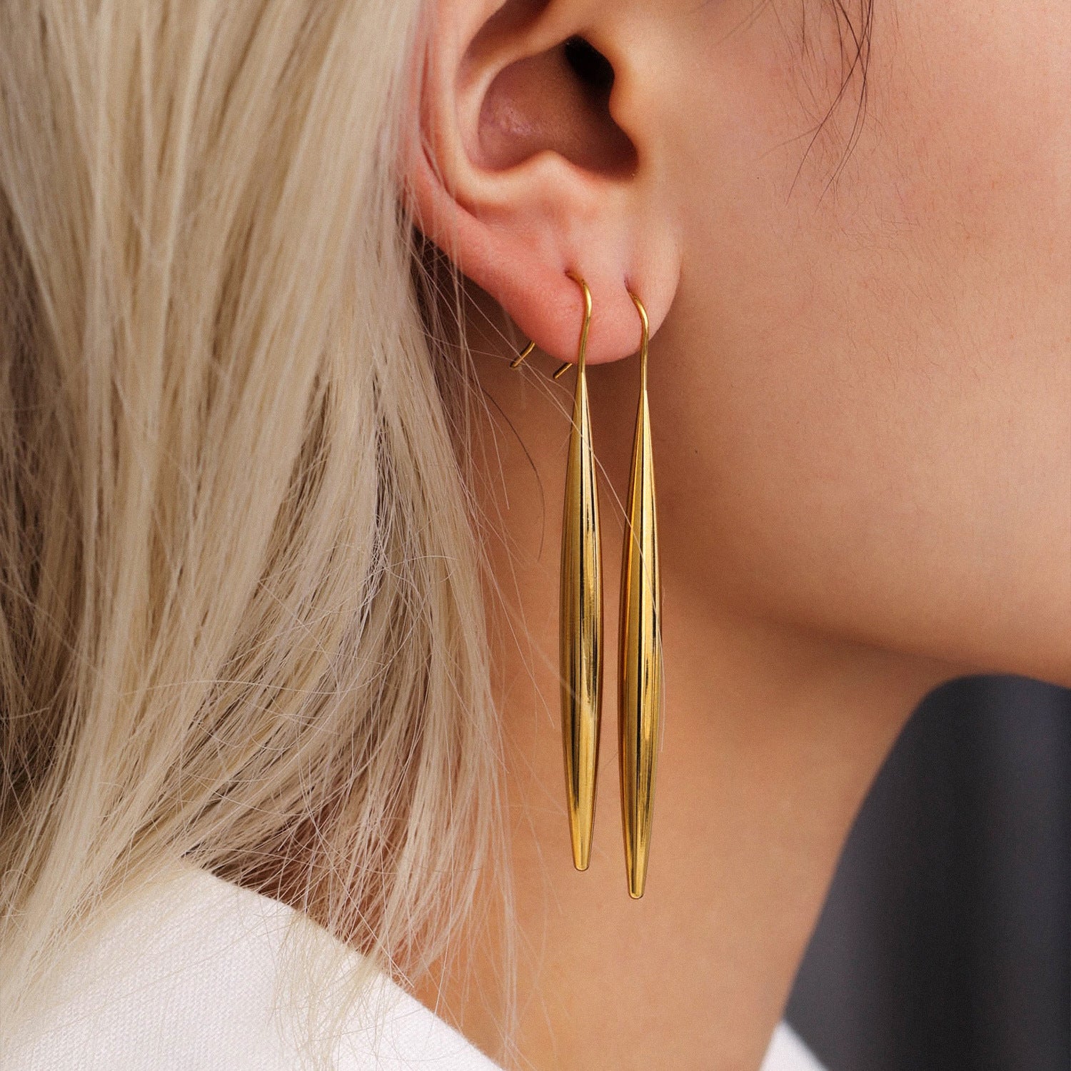 316L Stainless Steel 18K Gold PVD Waterdrop Tassel Minimalist Earrings - Waterdrop Tassel Minimalist Slimming Earrings Wholesale Stainless Steel Jewelry - Sensitive Skin Friendly - Detail 5