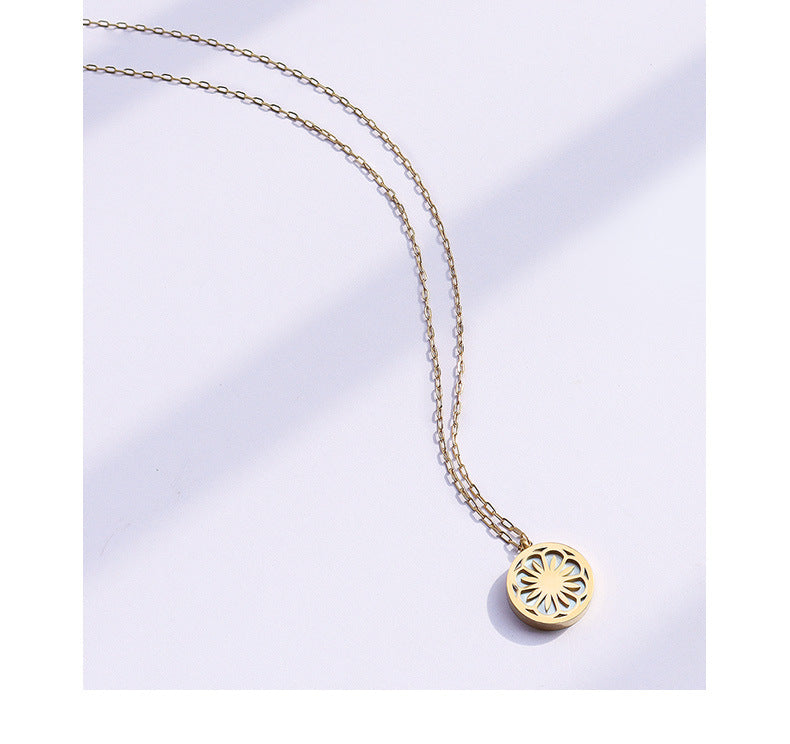 18K Gold PVD Daisy Flower Pendant Necklace, 316L Stainless Steel Adjustable Chain with Secure Lobster Clasp, White Mother-of-Pearl Inlay, Hypoallergenic Wholesale Jewelry