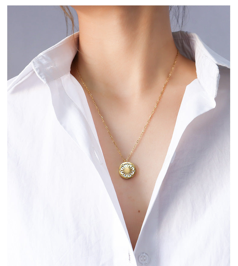 316L Stainless Steel 18K Gold PVD Daisy Flower Necklace, White Mother-of-Pearl Inlay Pendant, Dainty Adjustable Chain, Tarnish Resistant Jewelry for Sensitive Skin, Wholesale Necklaces