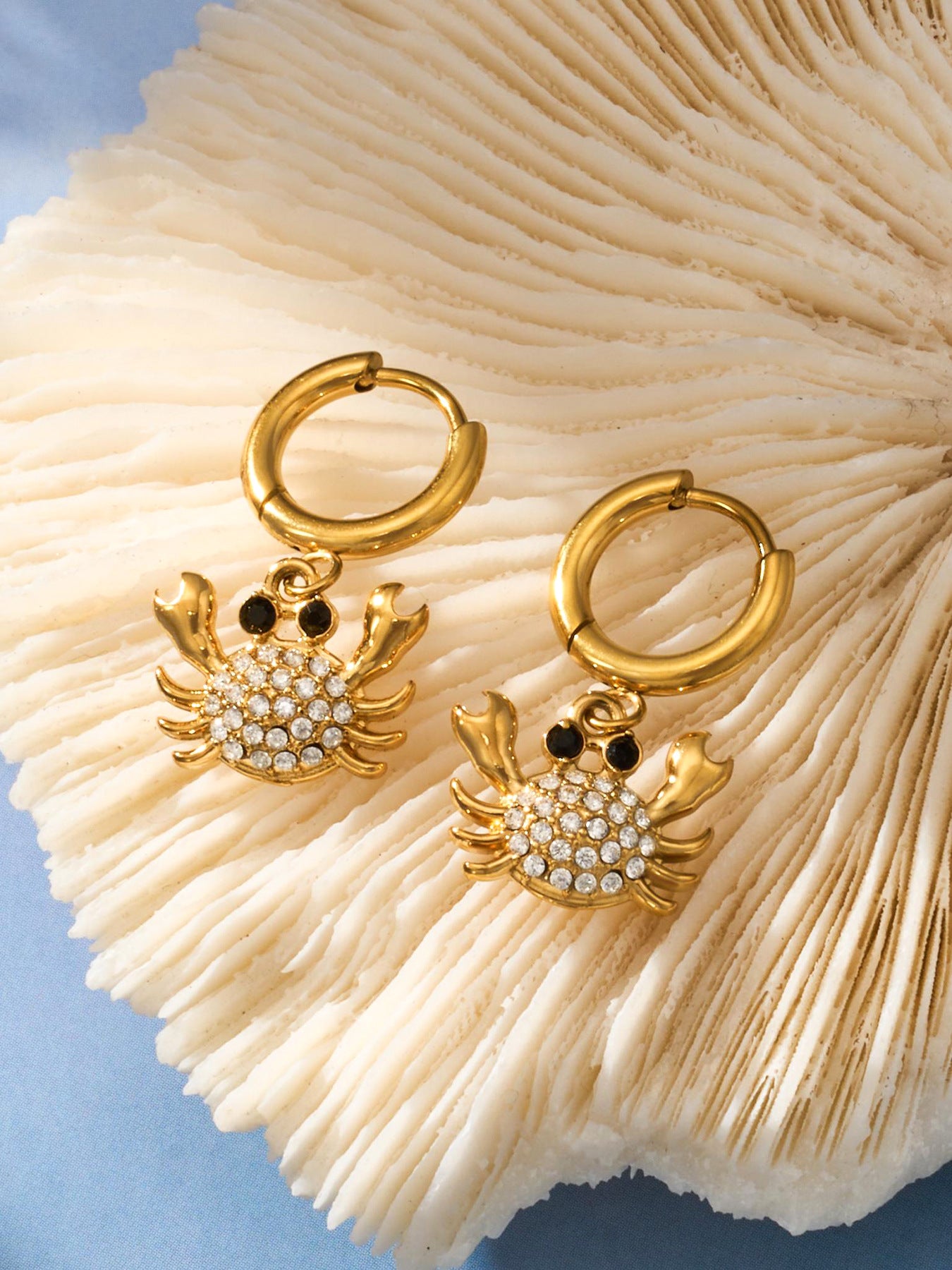 316L Stainless Steel 18K Gold PVD Zircon Crab Huggie Earrings - Crab, Zircon, Huggie, Minimalist Wholesale Stainless Steel Jewelry - Sensitive Skin Friendly - Detail 10