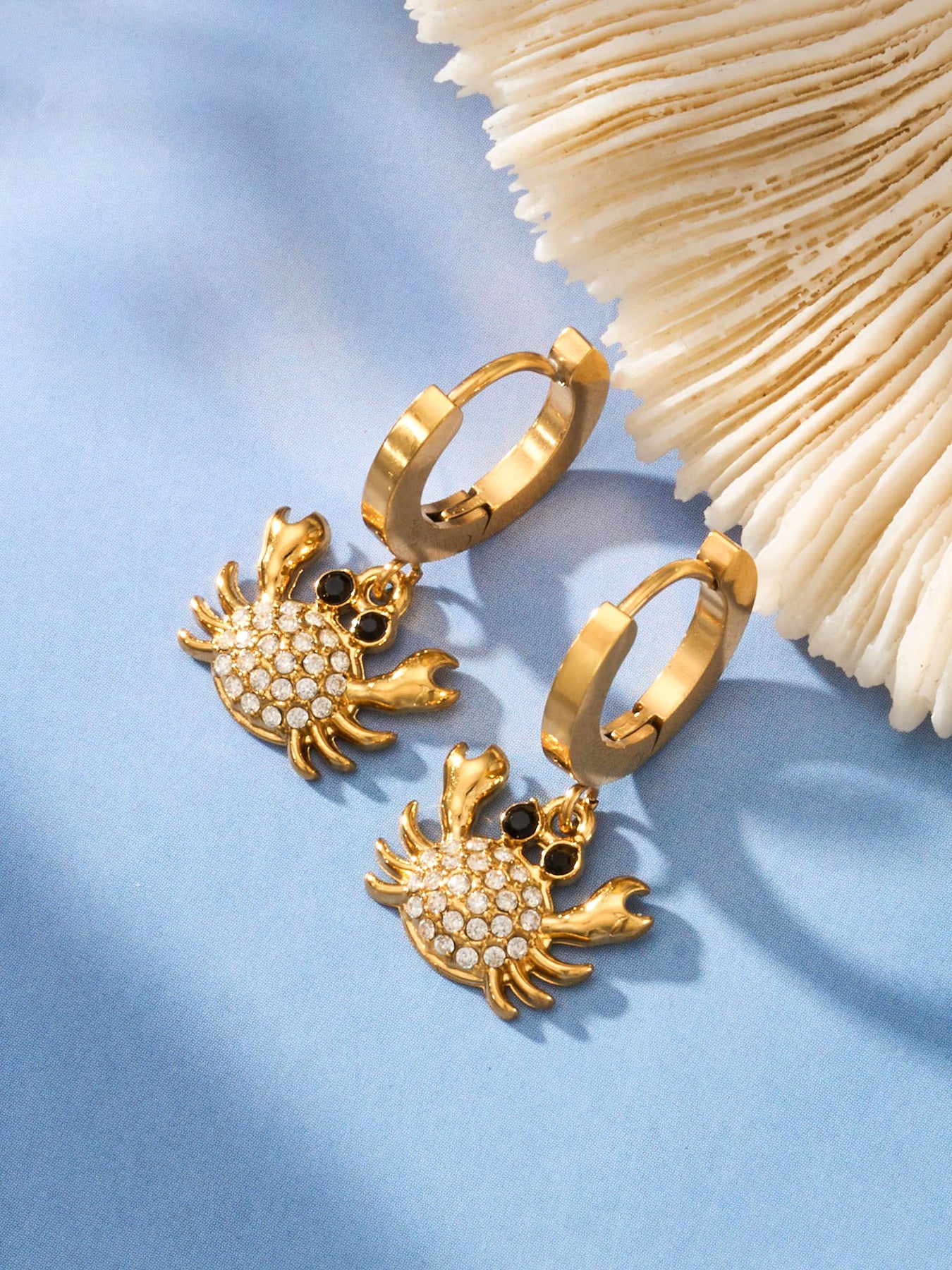 316L Stainless Steel 18K Gold PVD Zircon Crab Huggie Earrings - Crab, Zircon, Huggie, Minimalist Wholesale Stainless Steel Jewelry - Sensitive Skin Friendly - Detail 8