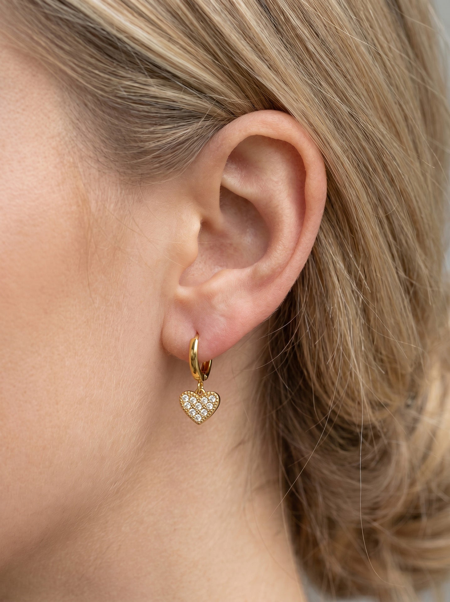 316L Stainless Steel 18K Gold PVD Zircon Heart Earrings - Heart, Zircon, Shiny, Versatile Wholesale Stainless Steel Jewelry - Sensitive Skin Friendly - Detail 7