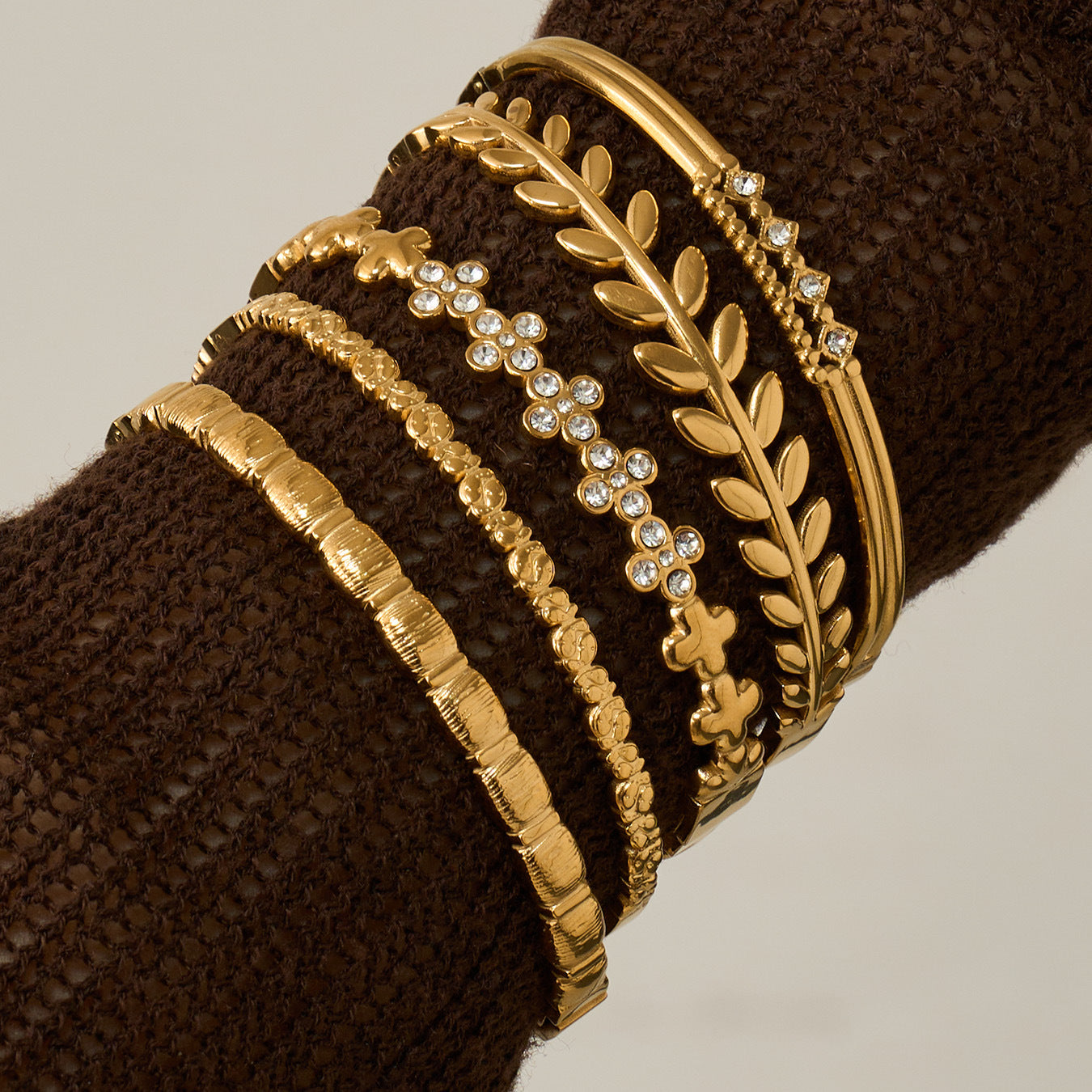 316L Stainless Steel 18K Gold PVD Zircon Pave Bamboo Texture Bangle - Light Luxury Zircon Pave Bamboo Texture Versatile Wholesale Stainless Steel Jewelry - Sensitive Skin Friendly - Detail 13