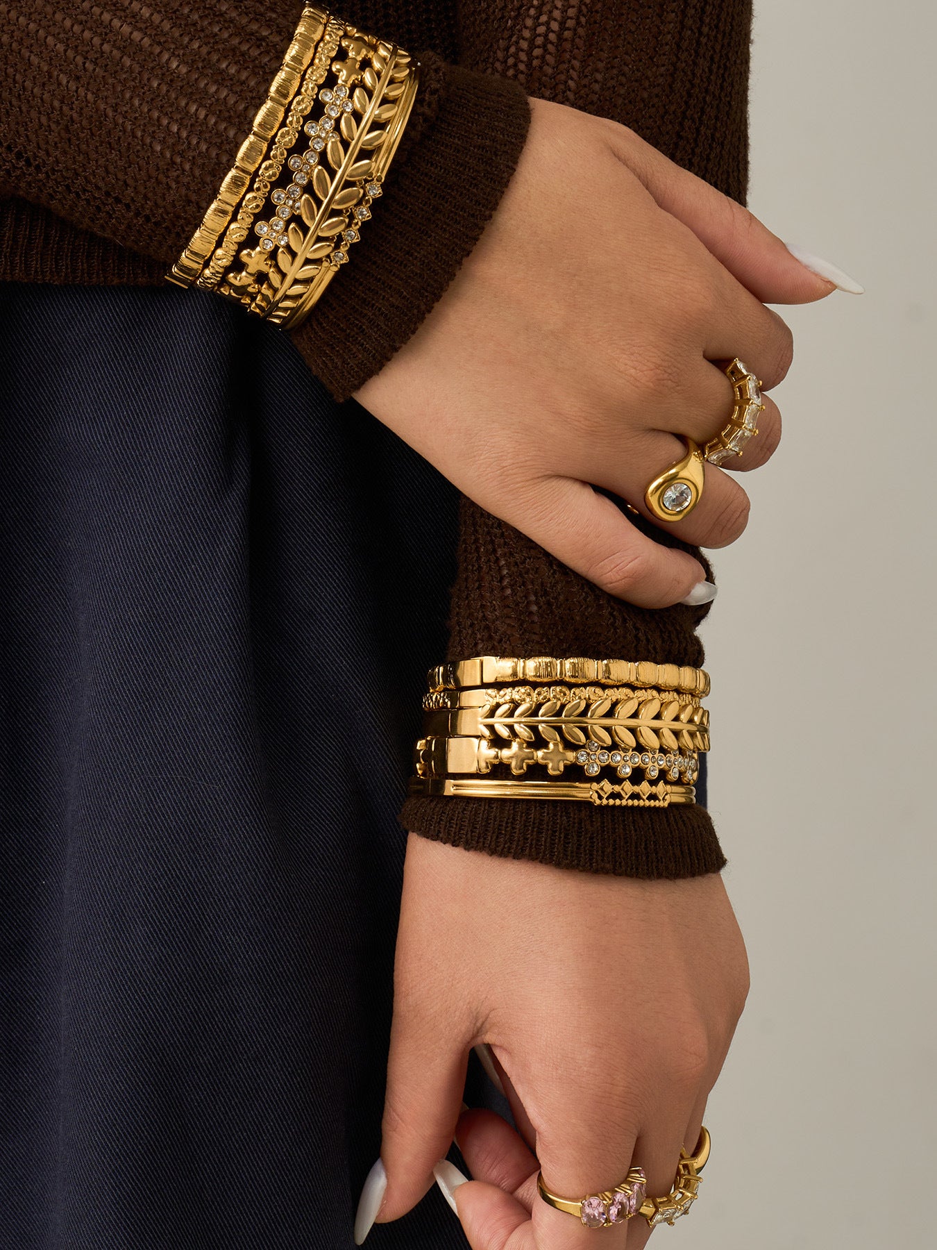 316L Stainless Steel 18K Gold PVD Zircon Pave Bamboo Texture Bangle - Light Luxury Zircon Pave Bamboo Texture Versatile Wholesale Stainless Steel Jewelry - Sensitive Skin Friendly - Detail 9