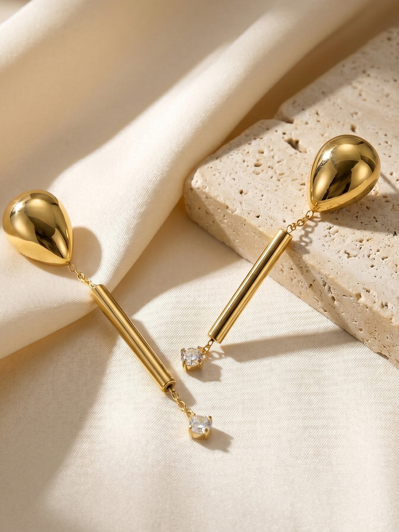 316L Stainless Steel 18K Gold PVD Zircon Pendant Earrings - Long Zircon Pendant Elegant French Minimalist Wholesale Stainless Steel Jewelry - Sensitive Skin Friendly - Detail 8
