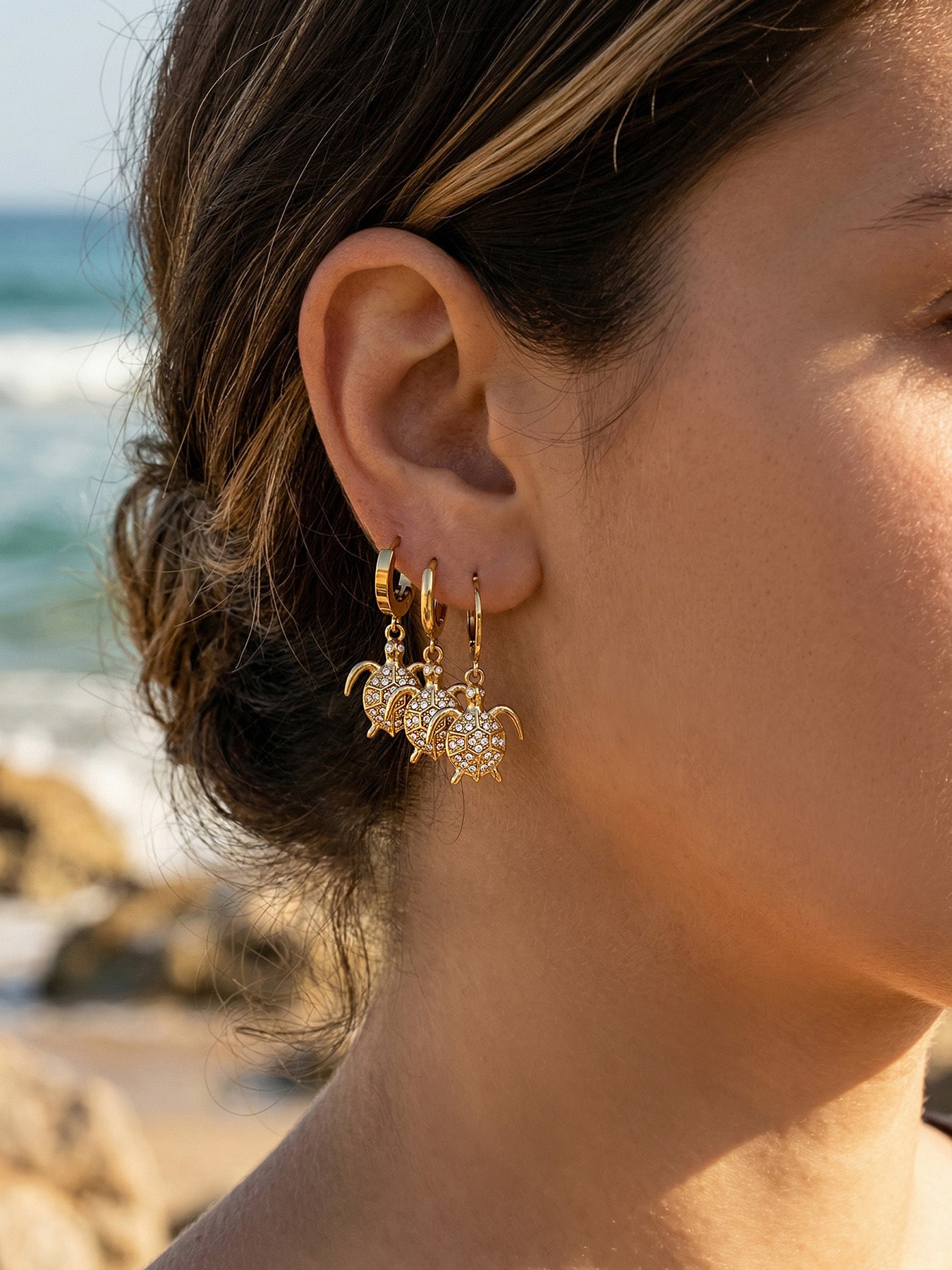 316L Stainless Steel 18K Gold PVD Zircon Turtle Dangle Earrings - Sparkling Zircon, Turtle Pendant, Dangle Earrings, Delicate Wholesale Stainless Steel Jewelry - Sensitive Skin Friendly - Detail 11