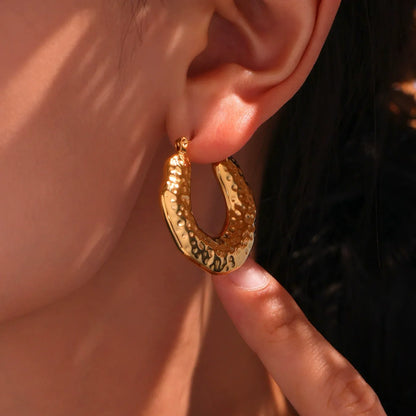 316L Stainless Steel 18K Gold Textured U-Hoop Earrings - Image 4