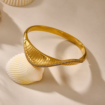 316L Stainless Steel 5A Zircon Threaded Fan Statement Bangle - Image 1