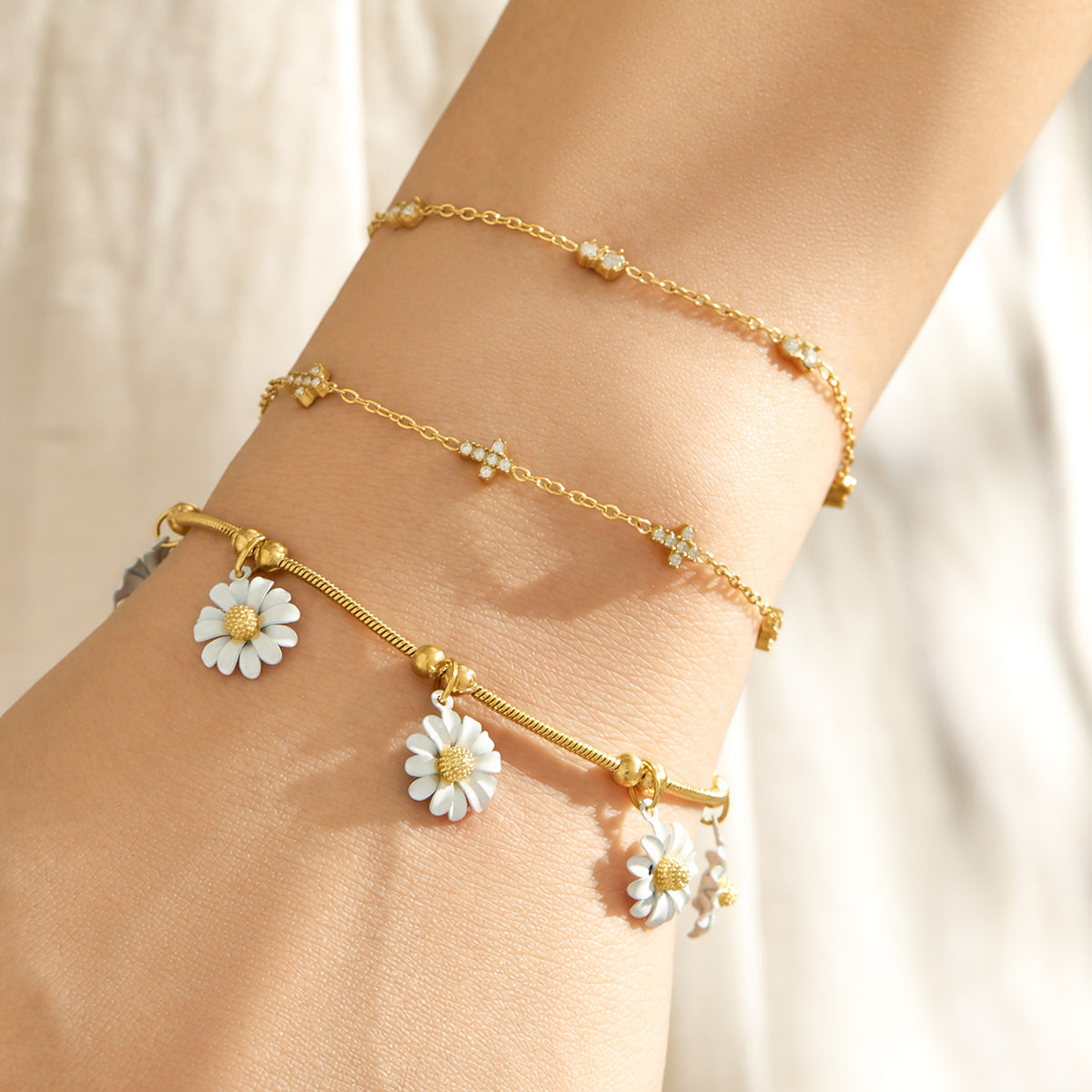 316L Stainless Steel 18K PVD Gold Daisy Bracelet made with 316L stainless steel and 18K PVD gold finish for wholesale jewelry buyers - image 6