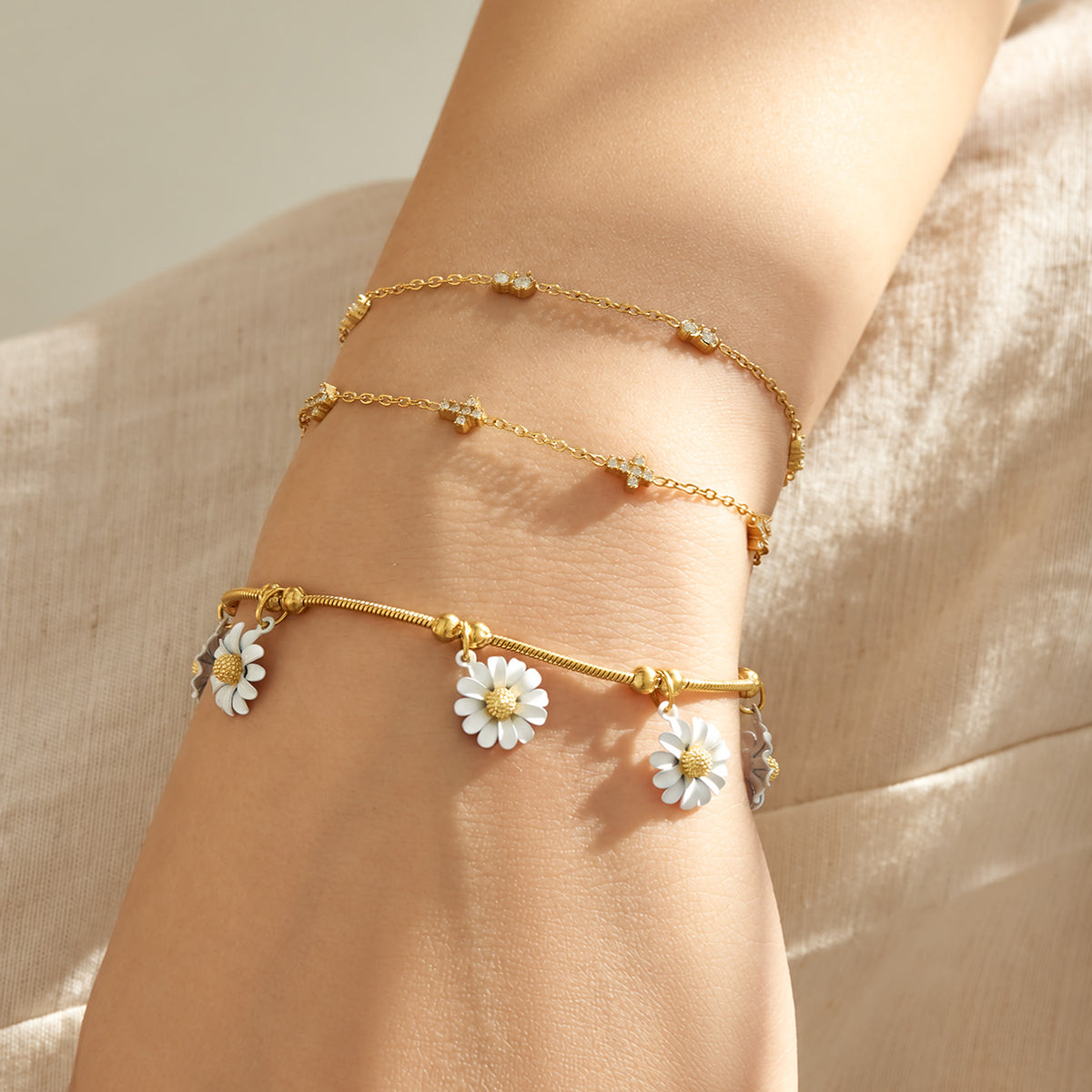 316L Stainless Steel 18K PVD Gold Daisy Bracelet made with 316L stainless steel and 18K PVD gold finish for wholesale jewelry buyers - image 7