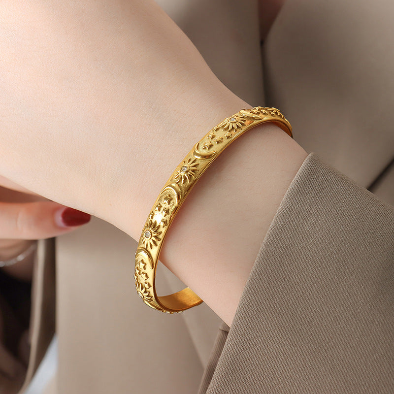 316L Stainless Steel Elegant French Court-Inspired Embossed Earrings & Bracelet - Image 4