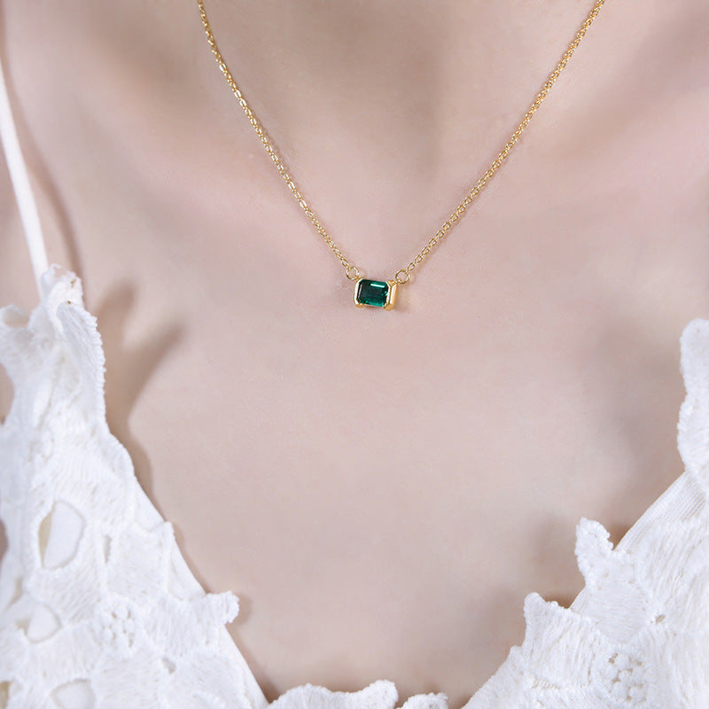 316L stainless steel Elegant Green Crystal Inlaid Minimalist Necklace side detail view for wholesale necklace buyers