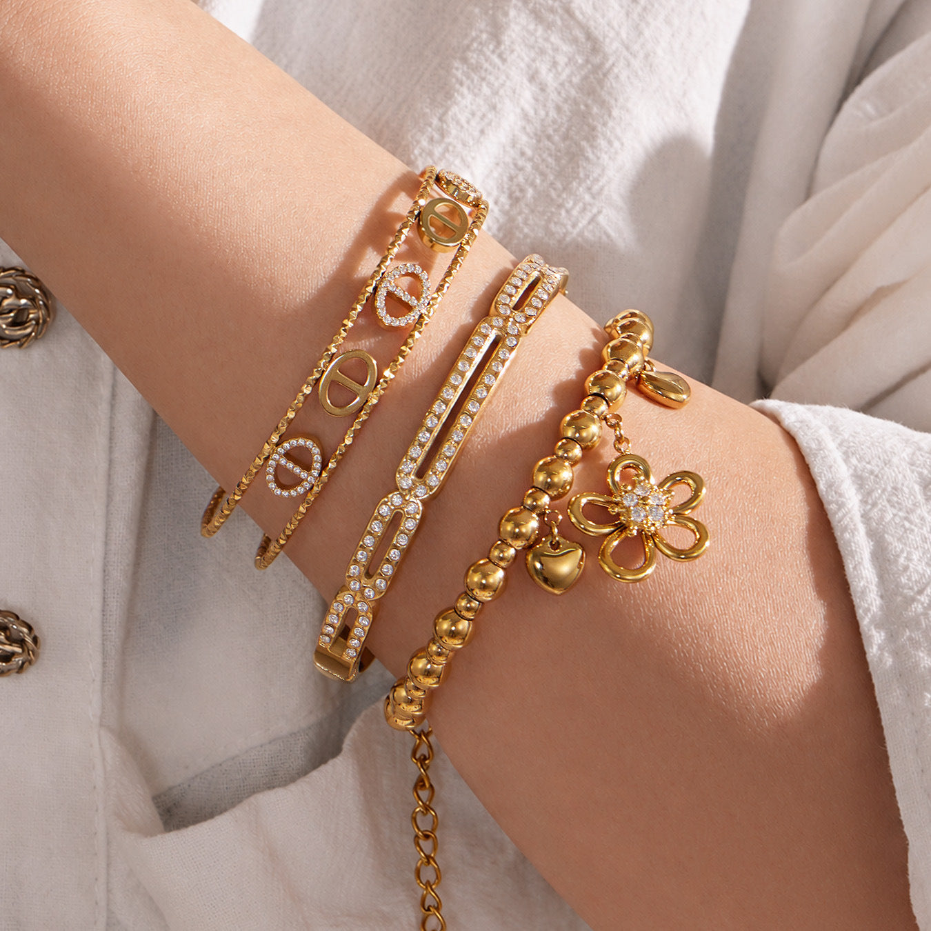 316L Stainless Steel 18K PVD Gold Flower Heart Zircon Bangle made with 316L stainless steel and 18K PVD gold finish for wholesale jewelry buyers - image 4