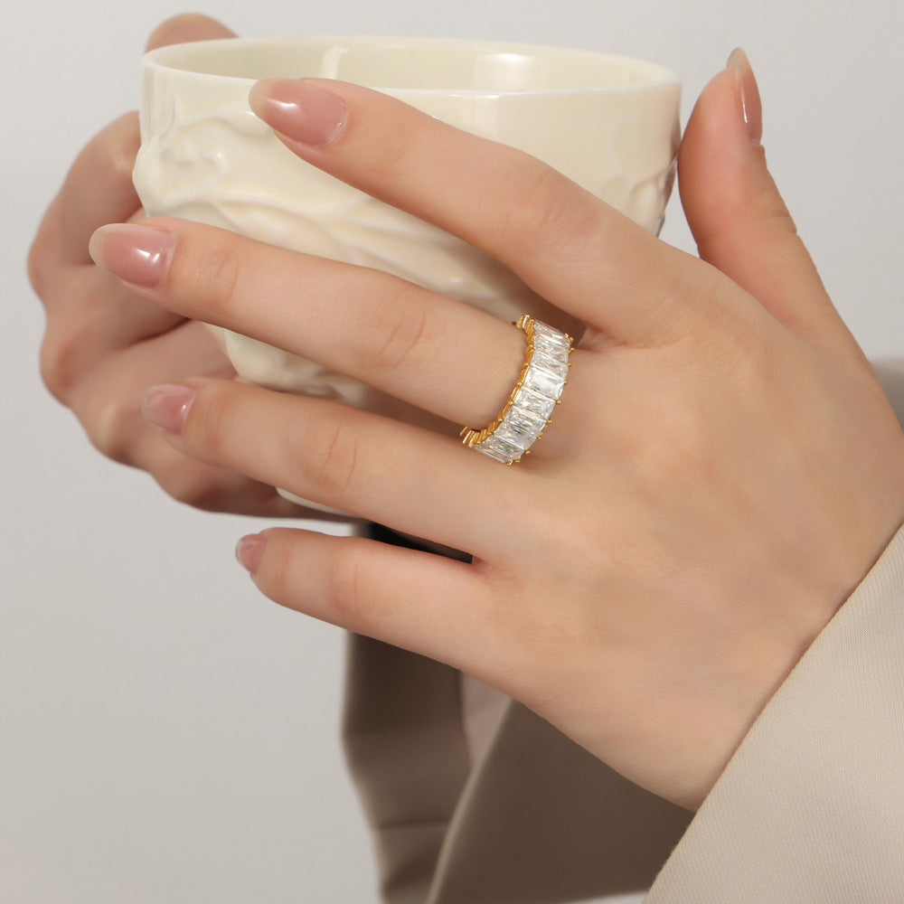 Elegant 316L Stainless Steel Gold Zircon Ring Design