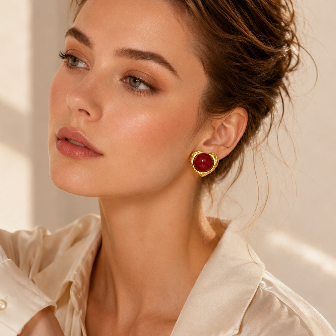 Close-up of the 316L Stainless Steel Heart Pearl Earrings