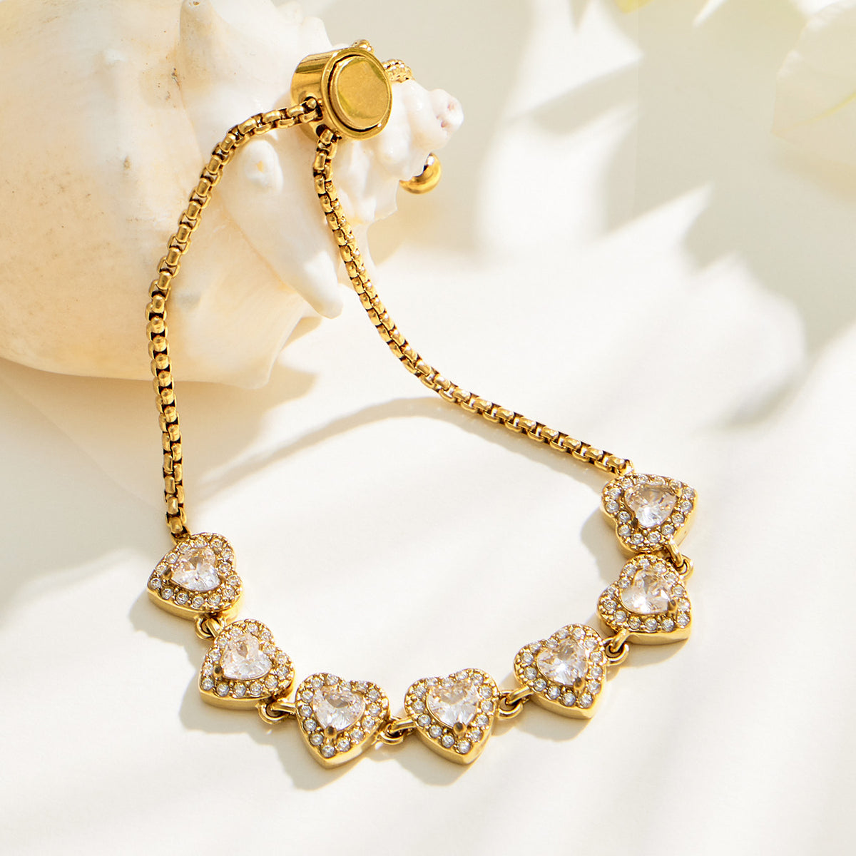 Heart design bracelet in 316L stainless steel with zircon detailing