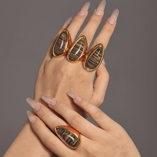 316L Stainless Steel Hypoallergenic Rings with Natural Wood Grain Teardrop Stone, 18K Gold Plated - Natural Wood Grain Teardrop Ring 18K Gold Plated Light Luxury Sensitive Skin Friendly - Detail 2