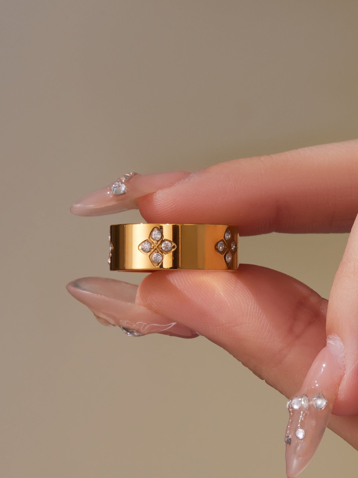 316L Stainless Steel Hypoallergenic Rings with Prong-Set 7mm Floral Zircon and 18K Gold PVD Plating - Floral Zircon Ring, Prong Set, Minimalist, 18K Gold Plated Sensitive Skin Friendly - Detail 1