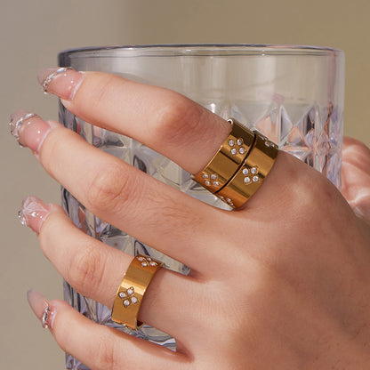 316L Stainless Steel Hypoallergenic Rings with Prong-Set 7mm Floral Zircon and 18K Gold PVD Plating - Floral Zircon Ring, Prong Set, Minimalist, 18K Gold Plated Sensitive Skin Friendly - Detail 10