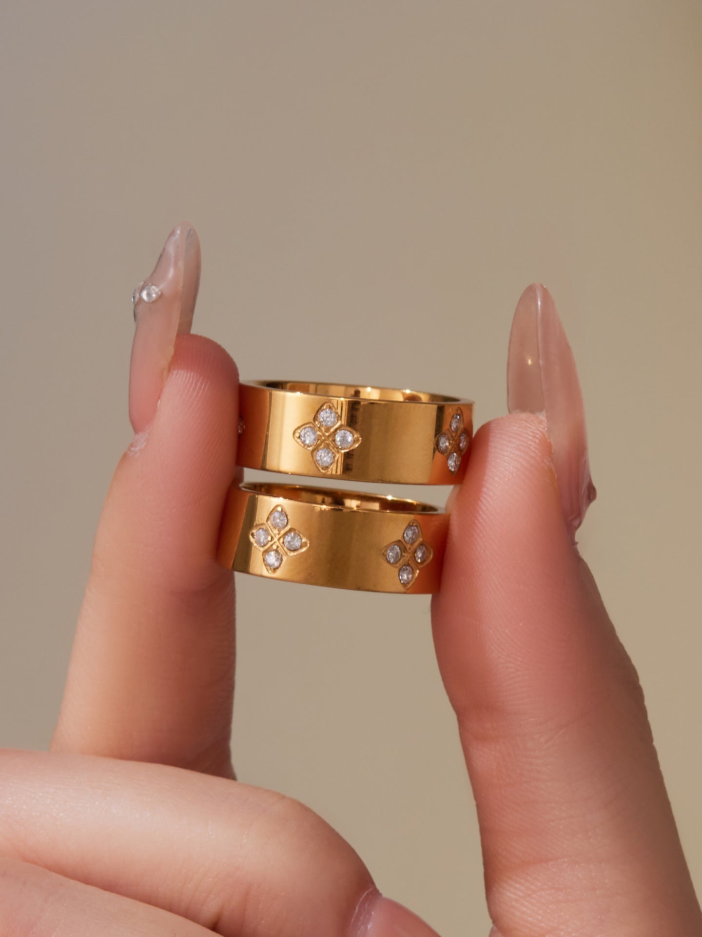 316L Stainless Steel Hypoallergenic Rings with Prong-Set 7mm Floral Zircon and 18K Gold PVD Plating - Floral Zircon Ring, Prong Set, Minimalist, 18K Gold Plated Sensitive Skin Friendly - Detail 9