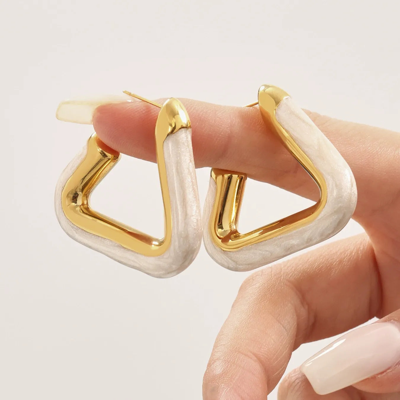 316L Stainless Steel Leopard Print Resin U-Hoop Earrings - Image 2