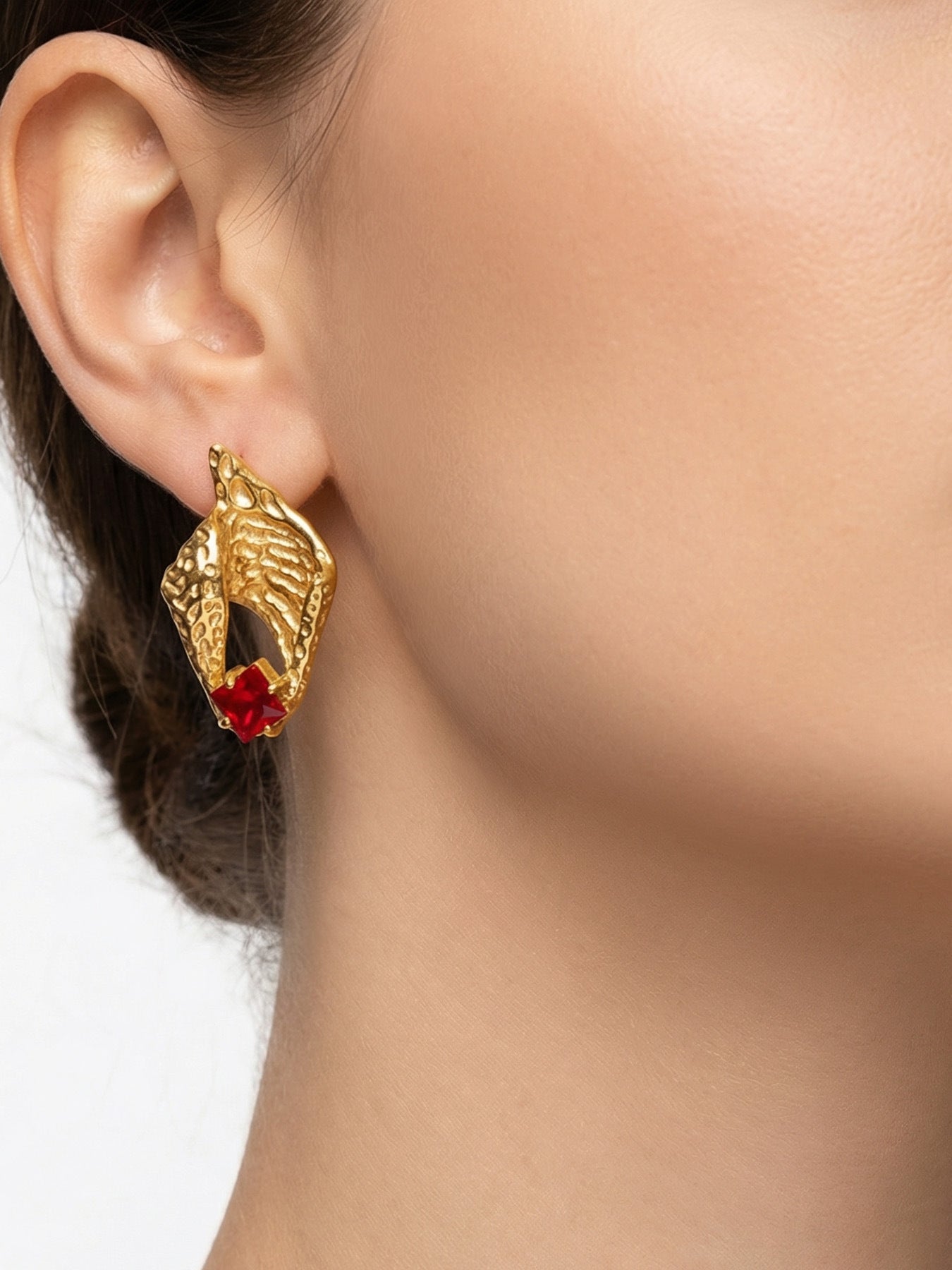 316L Stainless Steel Luxury 18K Gold Plated 5A Zircon Conch Stud Earrings - Image 3