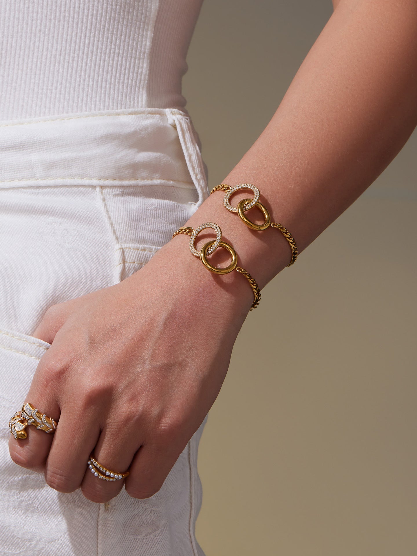 316L Stainless Steel Minimalist Interlocking Double Ring Zircon Pave Bracelet & Necklace - Geometric Interlocking Rings with Zircon Pave Detail 5