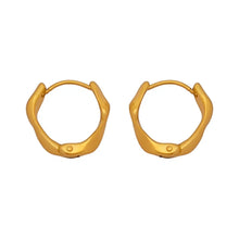 316L Stainless Steel Minimalist Twisted Hoop Earrings - Image 5