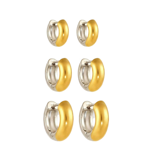 High-polished two-tone 316L stainless steel huggie hoop earrings with 18K gold plating and silver contrast in three sizes (S, M, L).