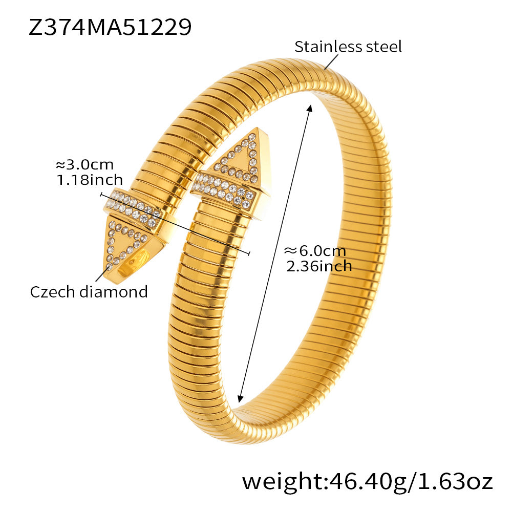 Elegant 316L stainless steel open bangle bracelet in gold.