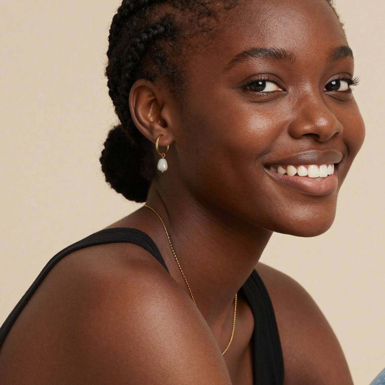 316L stainless steel freshwater pearl hoop earrings worn on model small gold hoops with pearl drop elegant everyday style