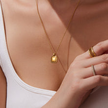 316L Stainless Steel PVD Plated Butterfly Mother-of-Pearl Clavicle Necklace - Image 8