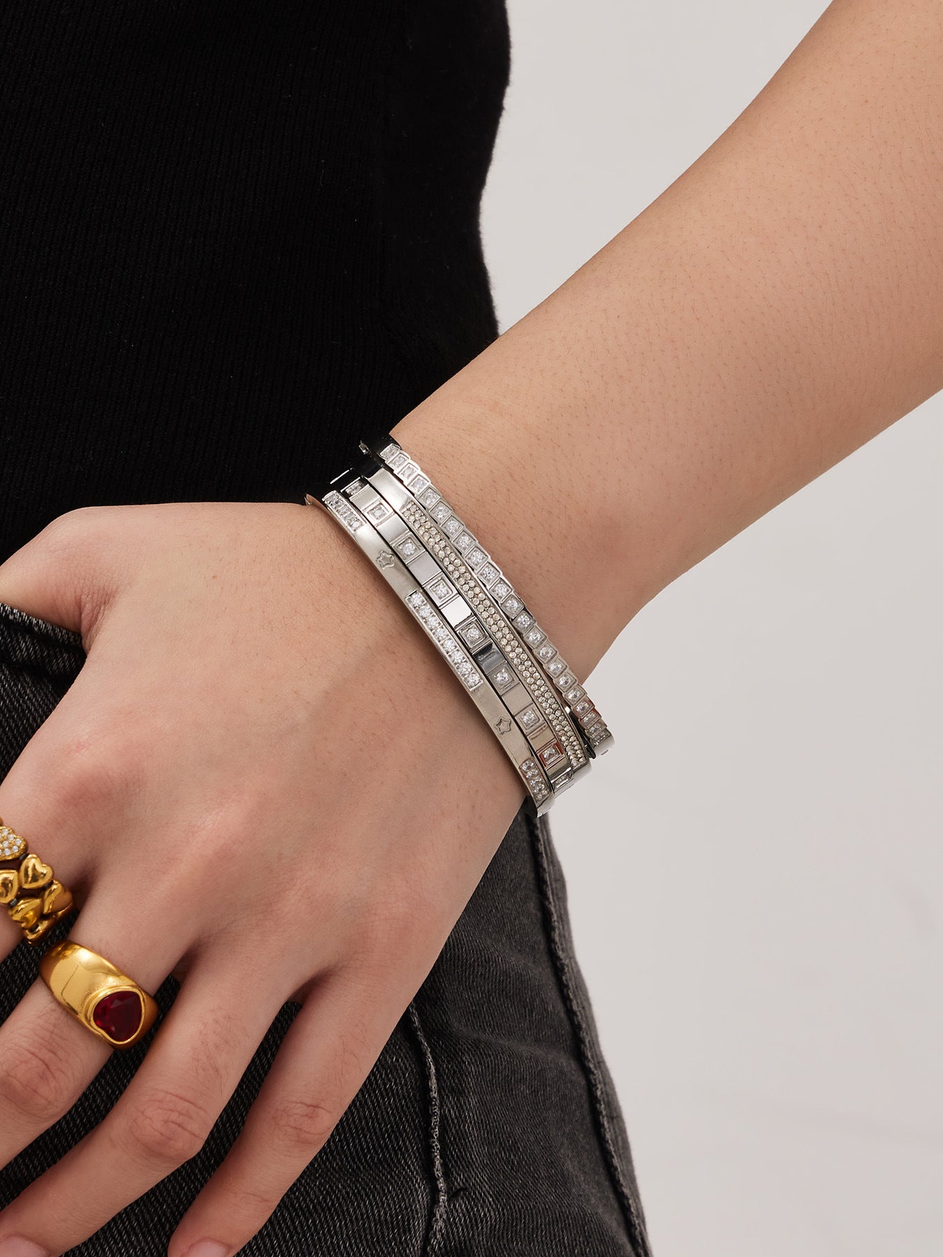 316L Stainless Steel Sparkling Zircon Hinged Bangle Set - Image 1