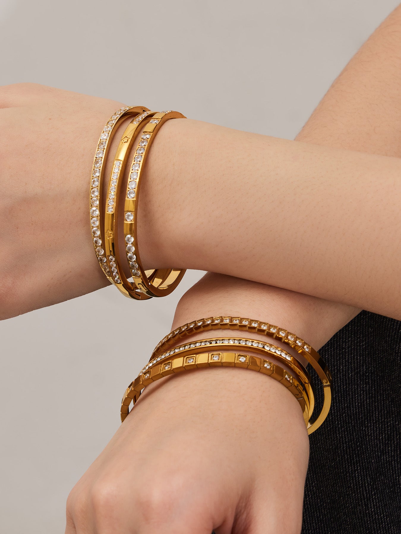 316L Stainless Steel Sparkling Zircon Hinged Bangle Set - Image 3