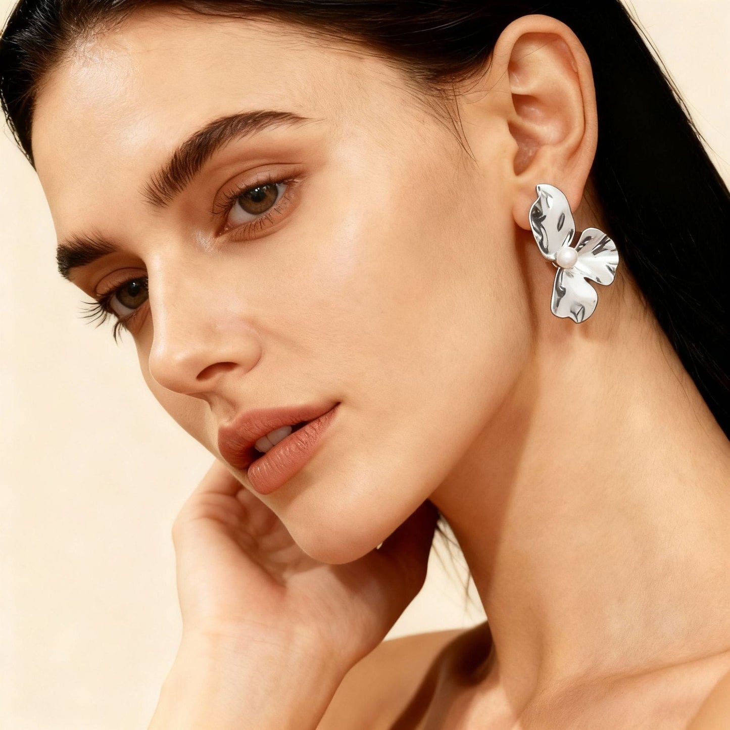 316L Stainless Steel Three-Petal Shell Pearl Stud Earrings