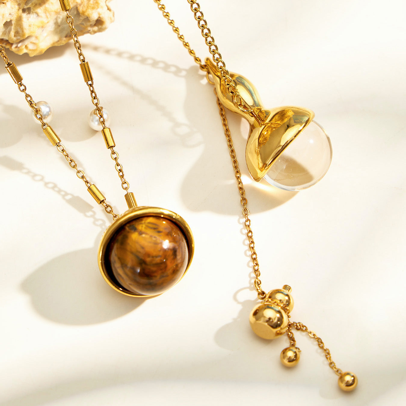 Durable 316L stainless steel necklace featuring stunning tiger eye stones