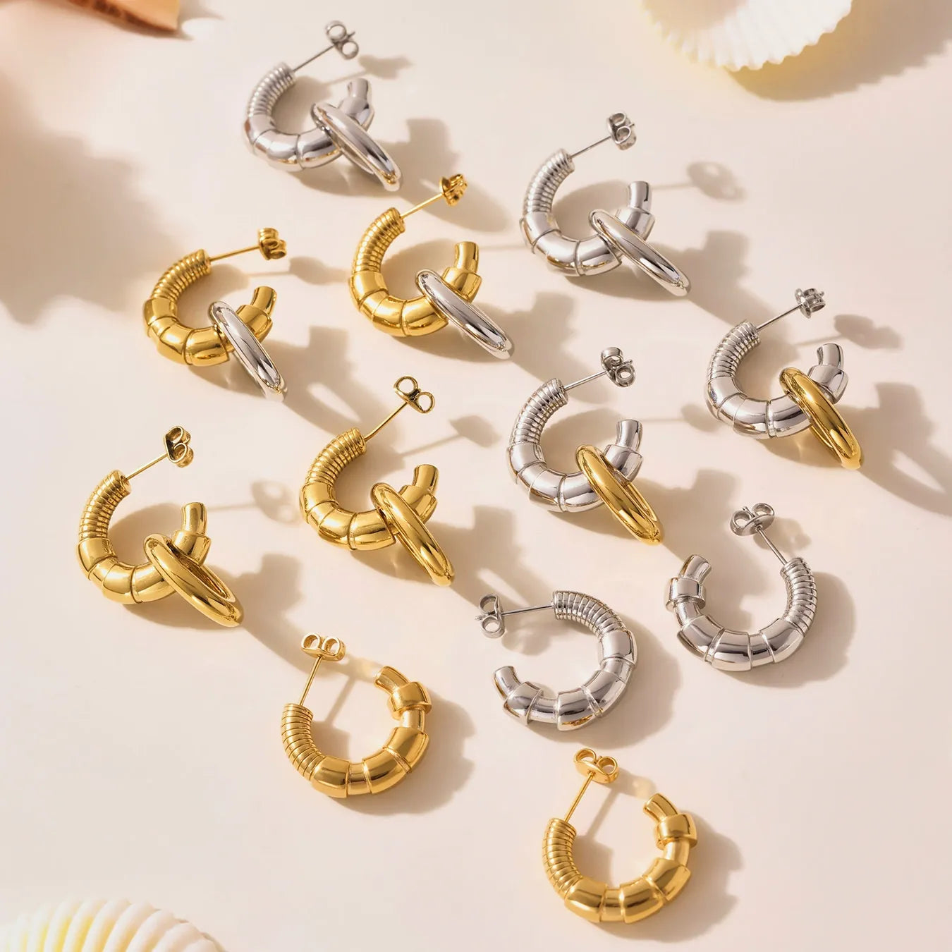 316L Stainless Steel Two-Tone C-Shaped Openwork Hoop Earrings - Image 2