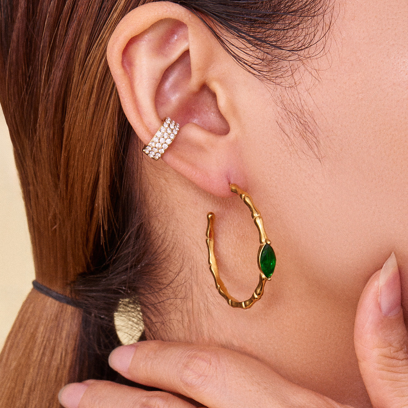 316L Stainless Steel Vintage Bamboo Green Glass C-Hoop Earrings - Image 2
