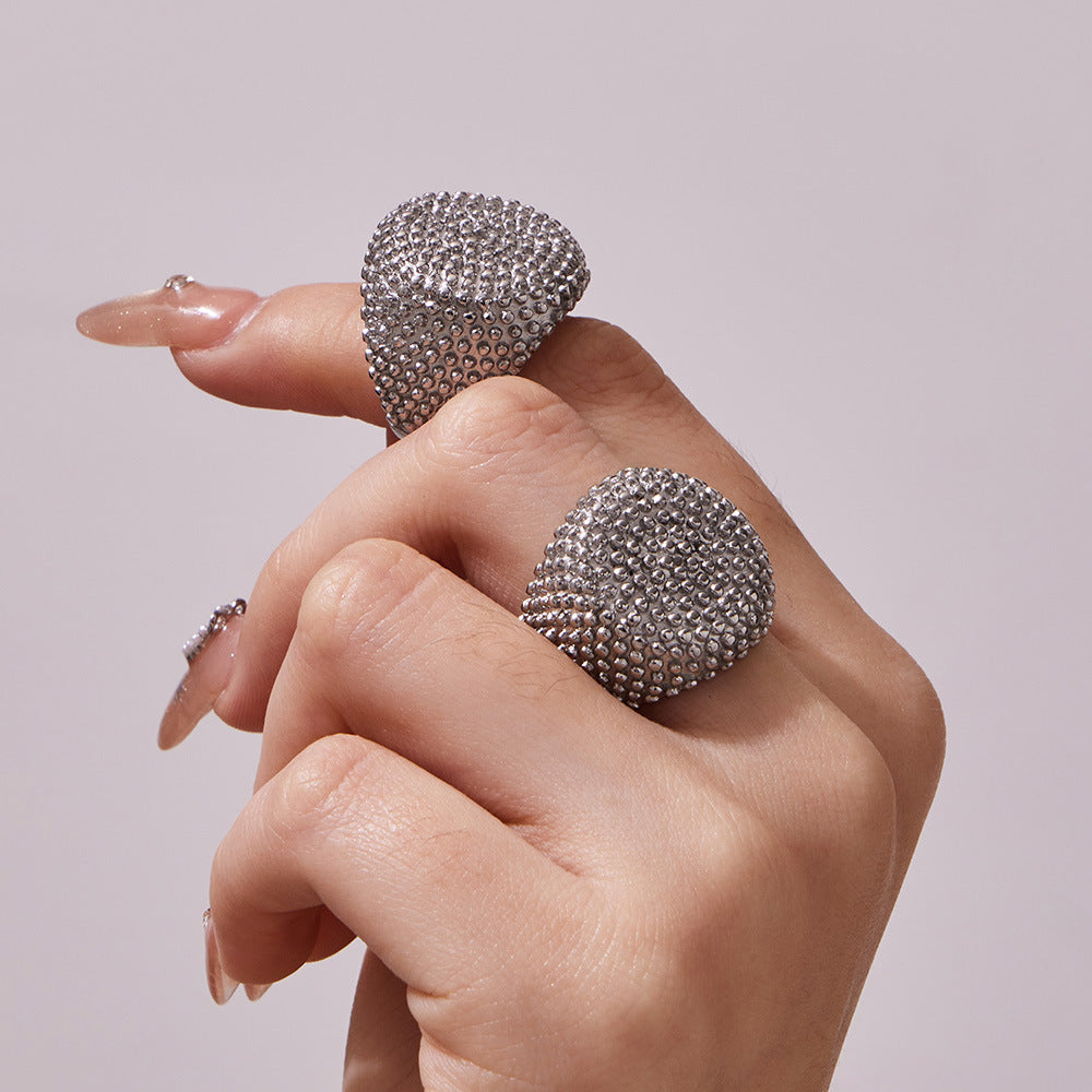 316L Stainless Steel Vintage Square Wide Grain Pattern Ring -  Sensitive Skin Friendly - Detail 3