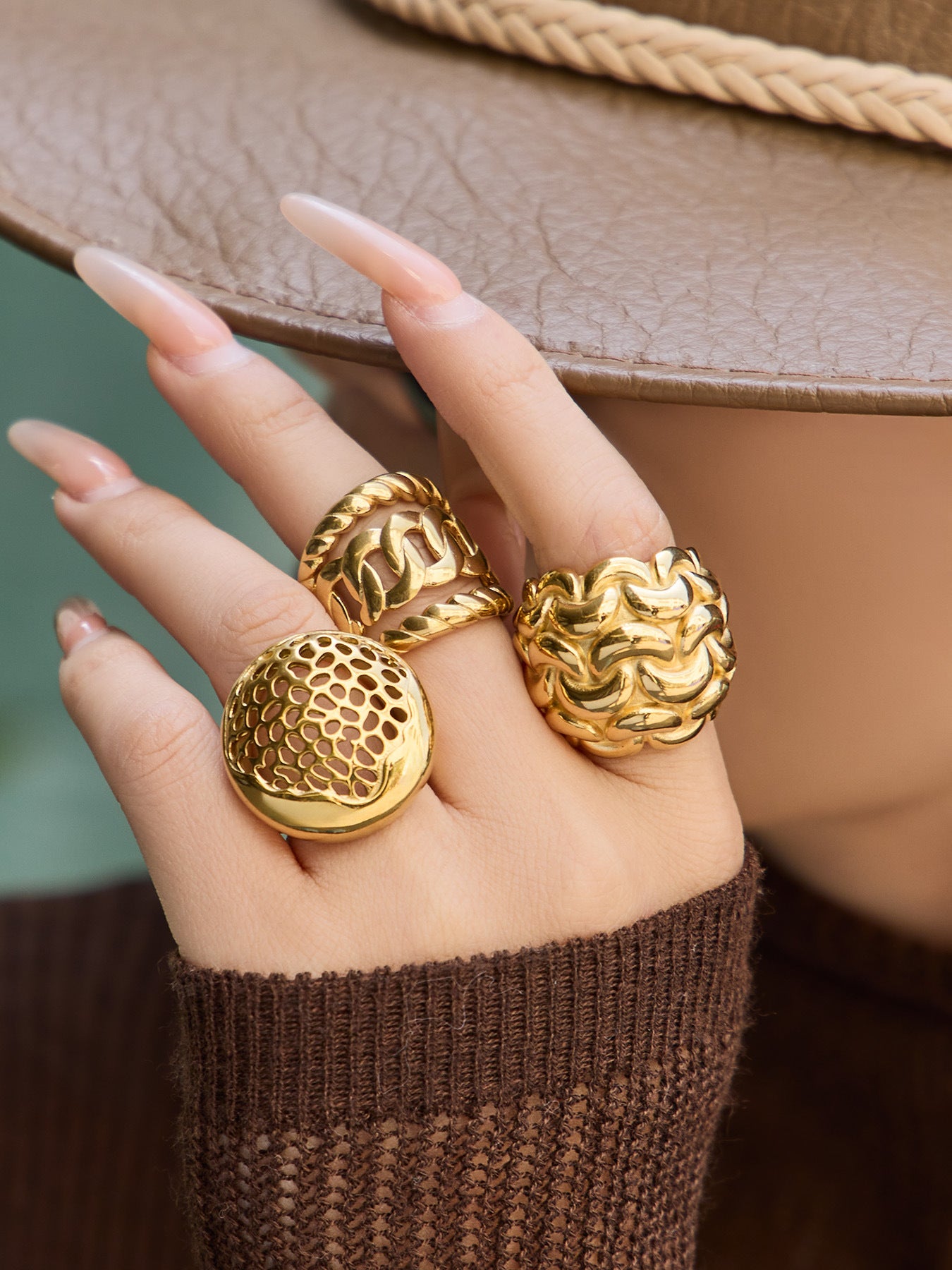 316L Stainless Steel Vintage Woven Hollow 18K Gold Plated Ring -  Sensitive Skin Friendly - Detail 4