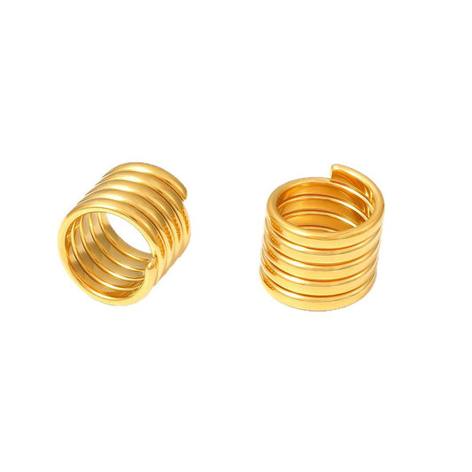 Lifestyle image of the ring being worn