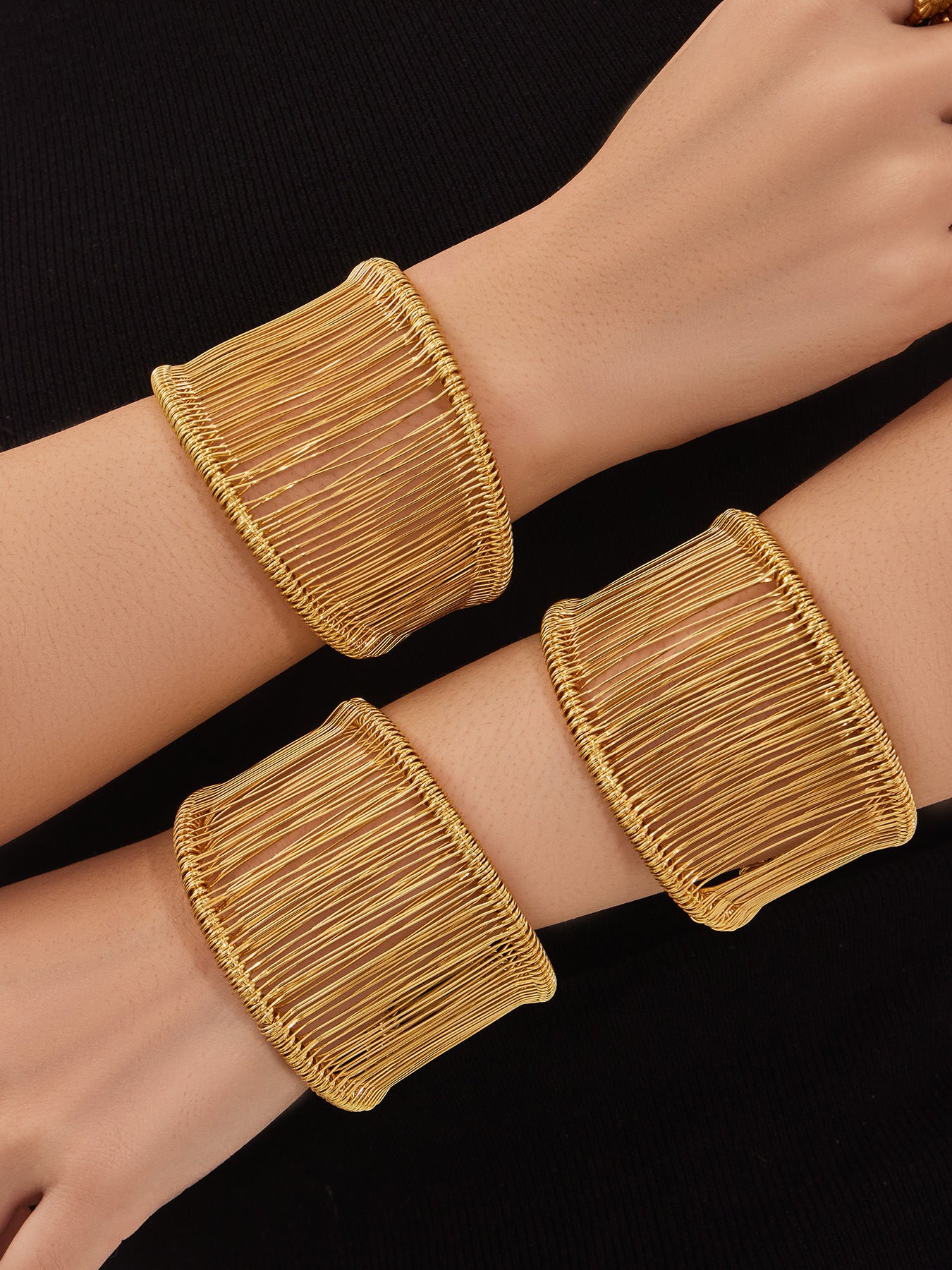 316L Stainless Steel Wide Wire Cuff Bangles 18K Gold PVD Open Bangle Wholesale