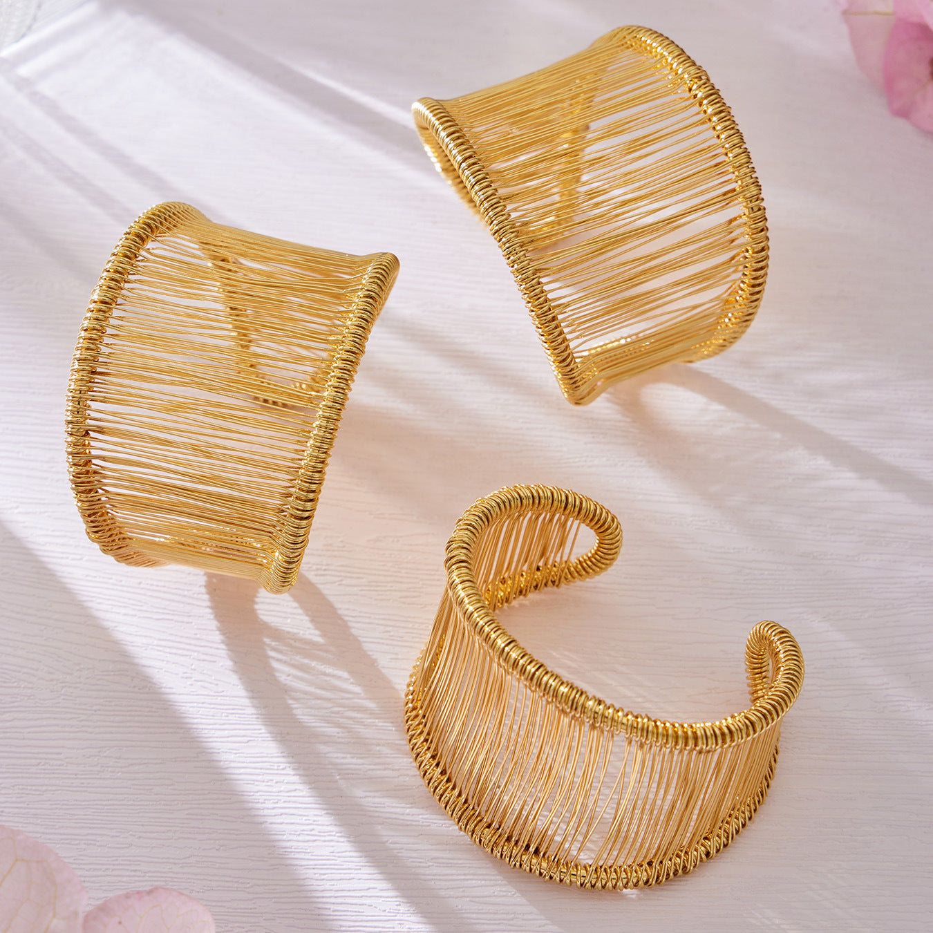 316L Stainless Steel Wide Wire Cuff Bangles 18K Gold PVD Open Bangle Wholesale