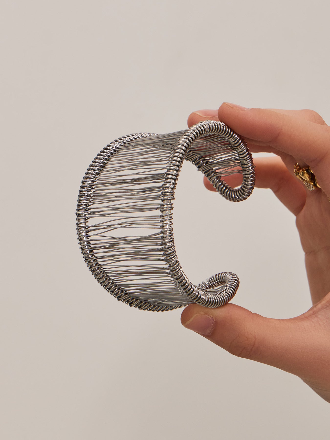 316L Stainless Steel Wide Wire Cuff Bangles 18K Gold PVD Open Bangle Wholesale