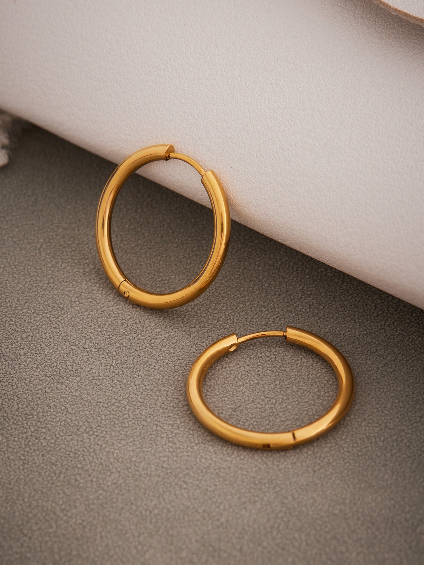 316L Stainless Steel Mixed Metal Two-Tone Minimalist Hoop Earrings | PVD Gold Huggie Hoops
